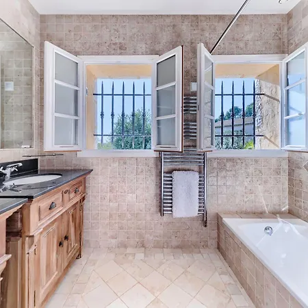 Bastide D'architecte En Pierre *