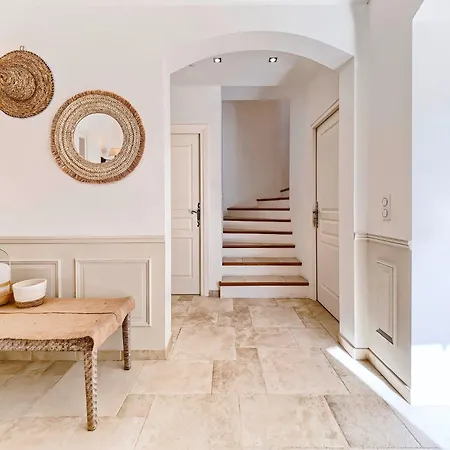 Bastide D'architecte En Pierre Villa